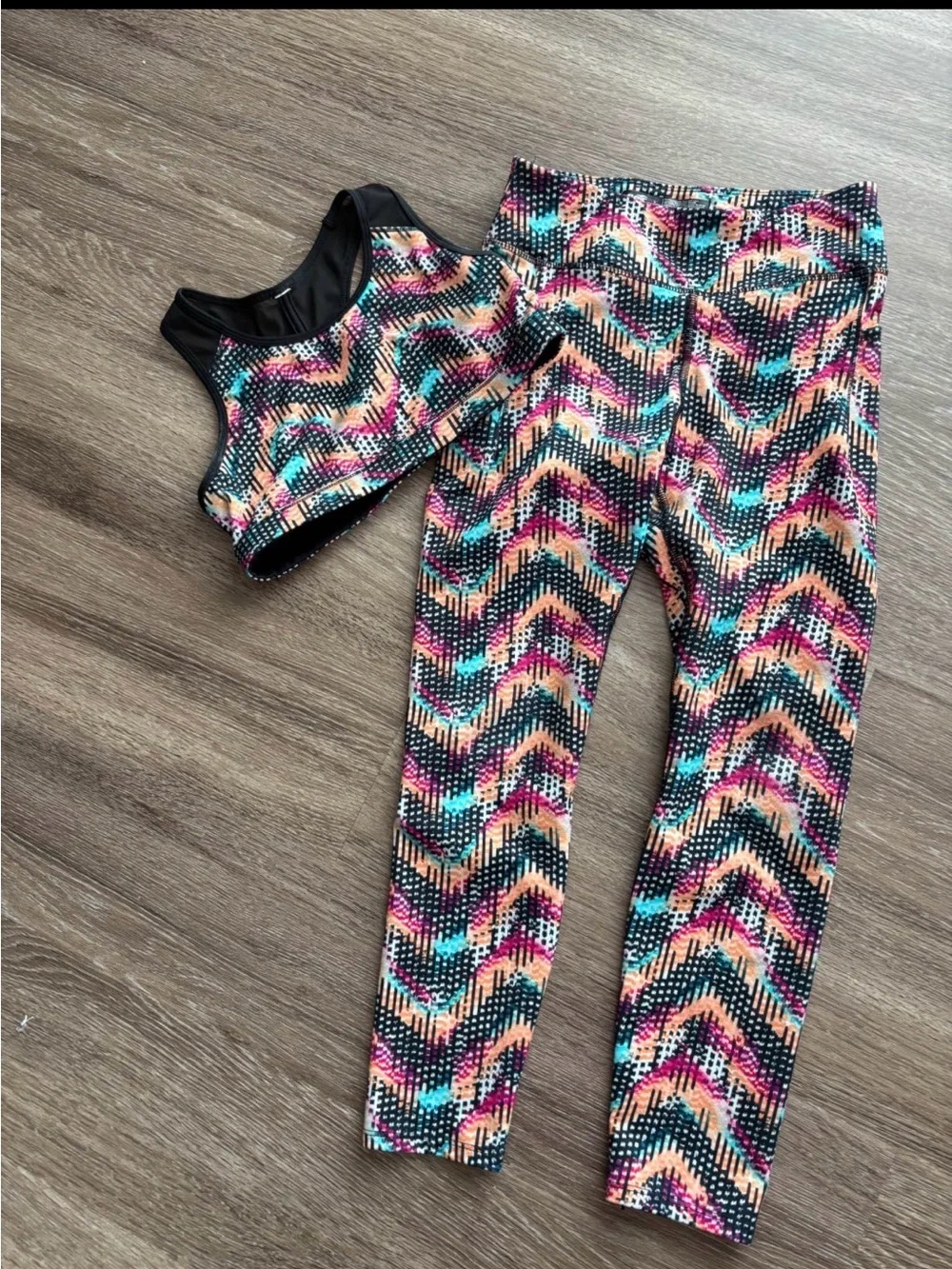 Avita Girls' Chevron Pixel Crop Top & Leggings - Black, Pink, Teal, Peach